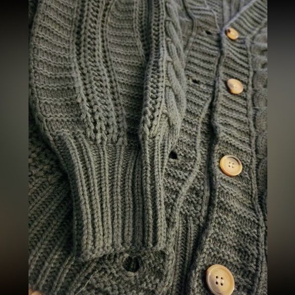 Oversized Grey Cable Knit Cardigan Long Sleeves Hip Length Buttoned - Picture 12 of 16